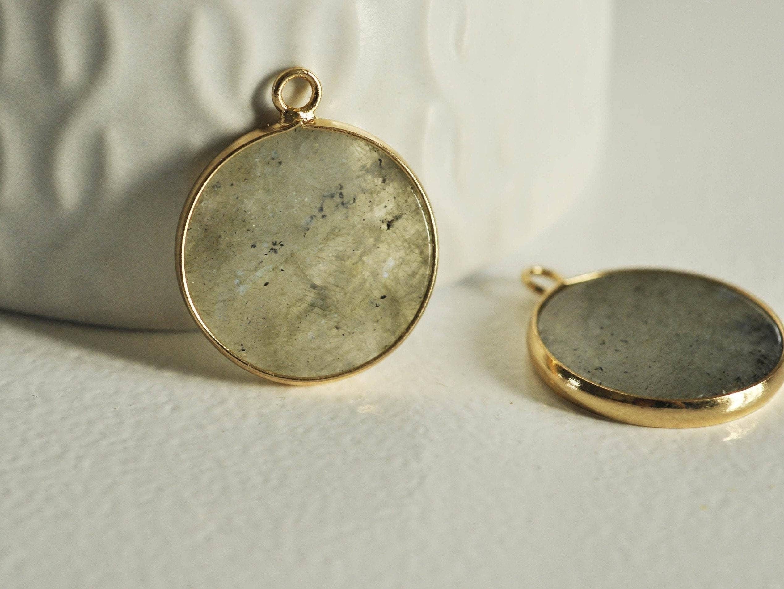Gingerlily Pendentif rond labradorite 26mm G1043