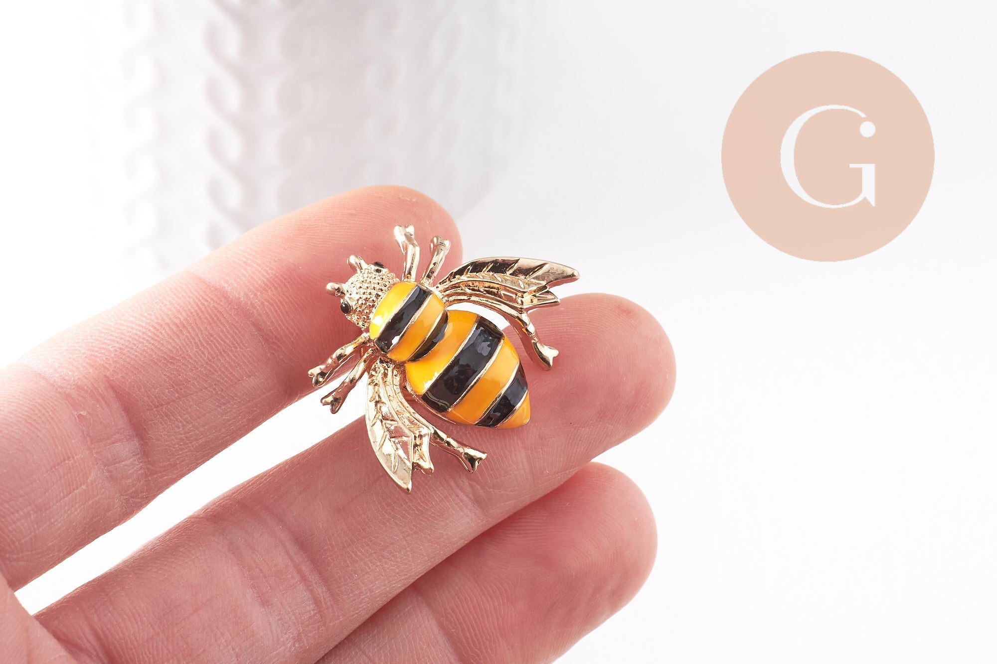 Gingerlily G9923 broche abeille émail noir jaune doré 29mm