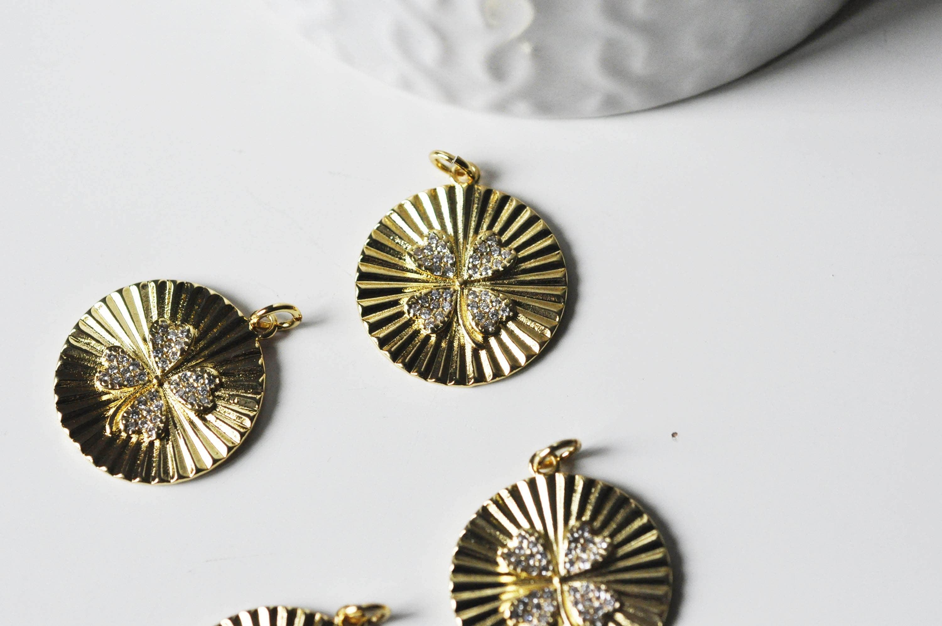 Gingerlily Pendentif médaille trèfle laiton doré 18K 21.5mm