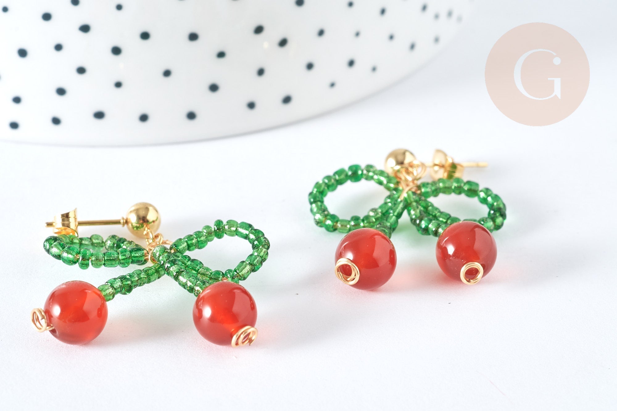 Gingerlily cerise G7477 boucles puces acier doré agate rouge