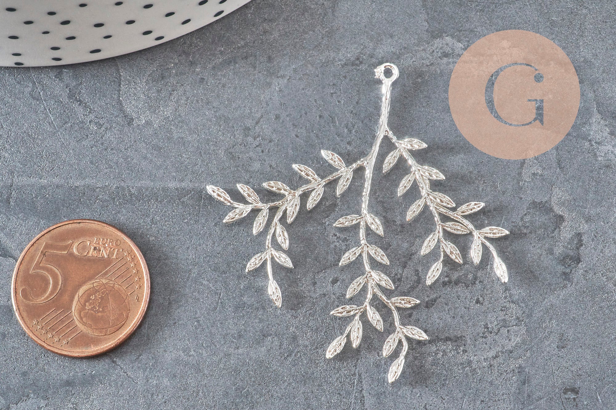 Gingerlily Pendentif G11339 branche feuille laiton argenté 49mm