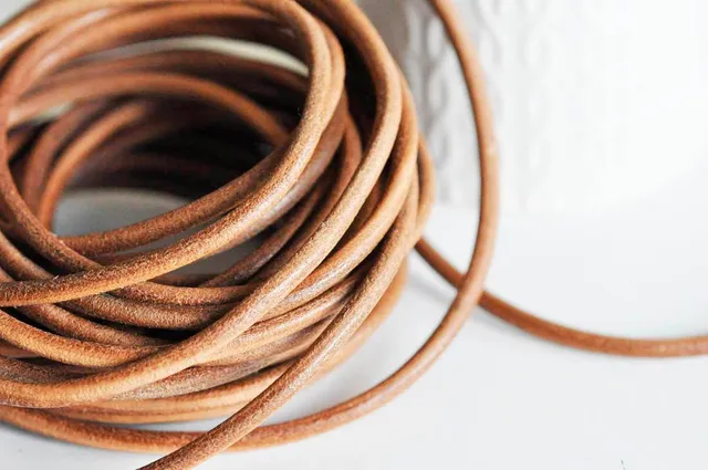 Gingerlily Cordon cuir marron G3063 naturel 4mm 1m