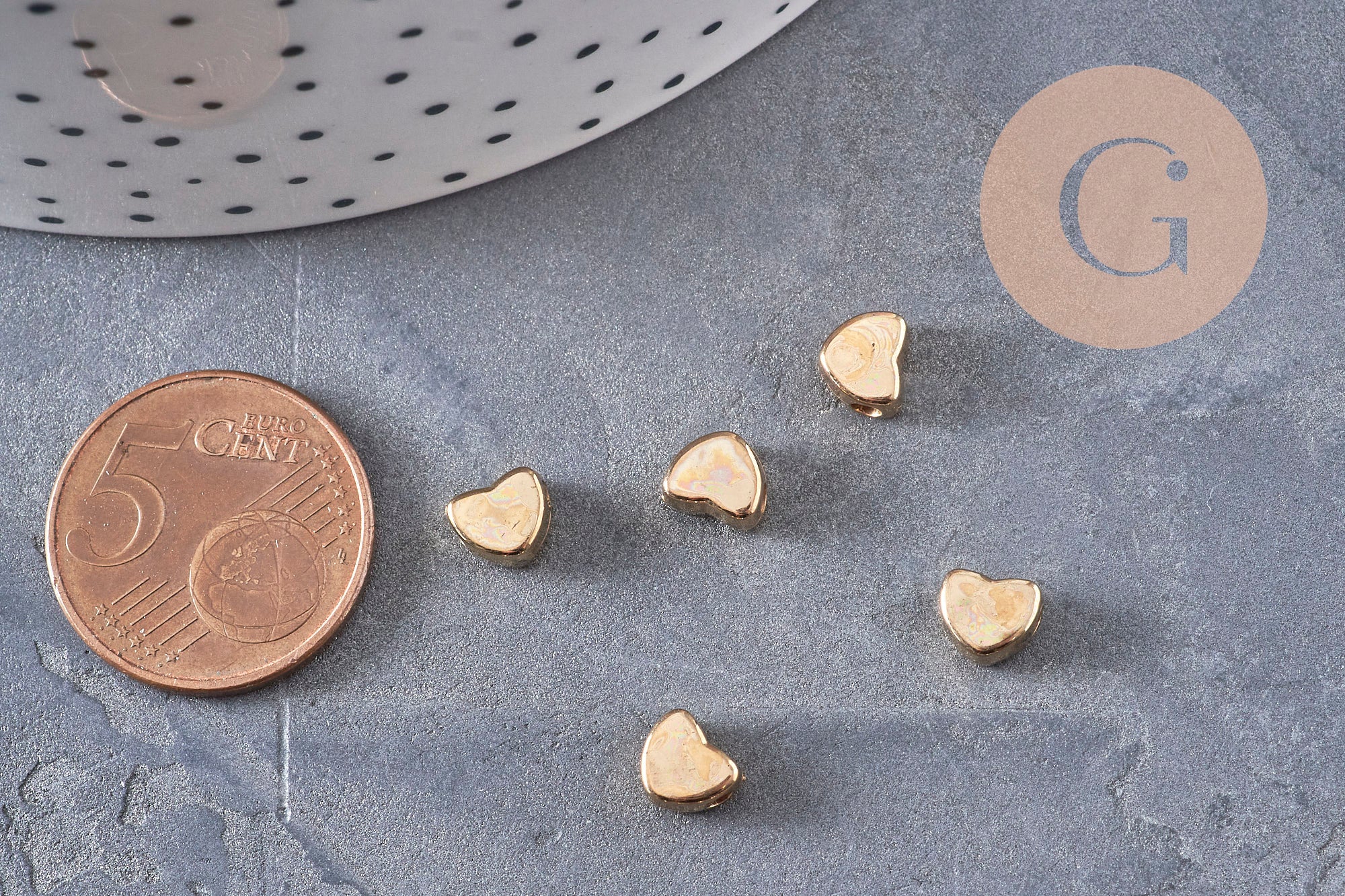 Gingerlily Perles coeur plastique doré 5,5mm 10g
