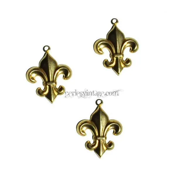 Gingerlily Pendentifs fleur de lys grand laiton brut x1
