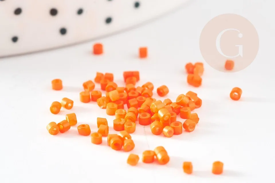 Gingerlily Perles rocaille tube verre orange opaque 2mm sachet 8g