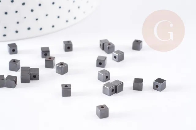 Gingerlily Perles G9078 perles cube hématite grise 3mm fil 39cm