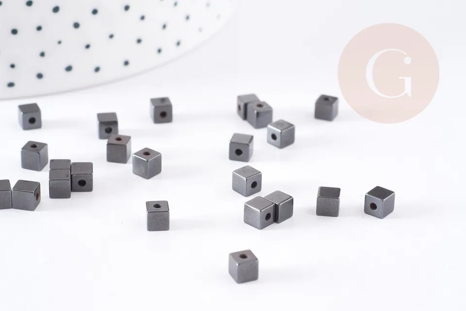 Gingerlily Perles G9078 perles cube hématite grise 3mm fil 39cm
