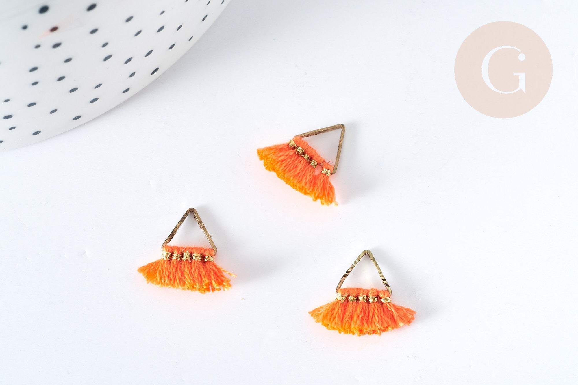 Gingerlily Breloque pompon orange polyester laiton doré 15mm x1