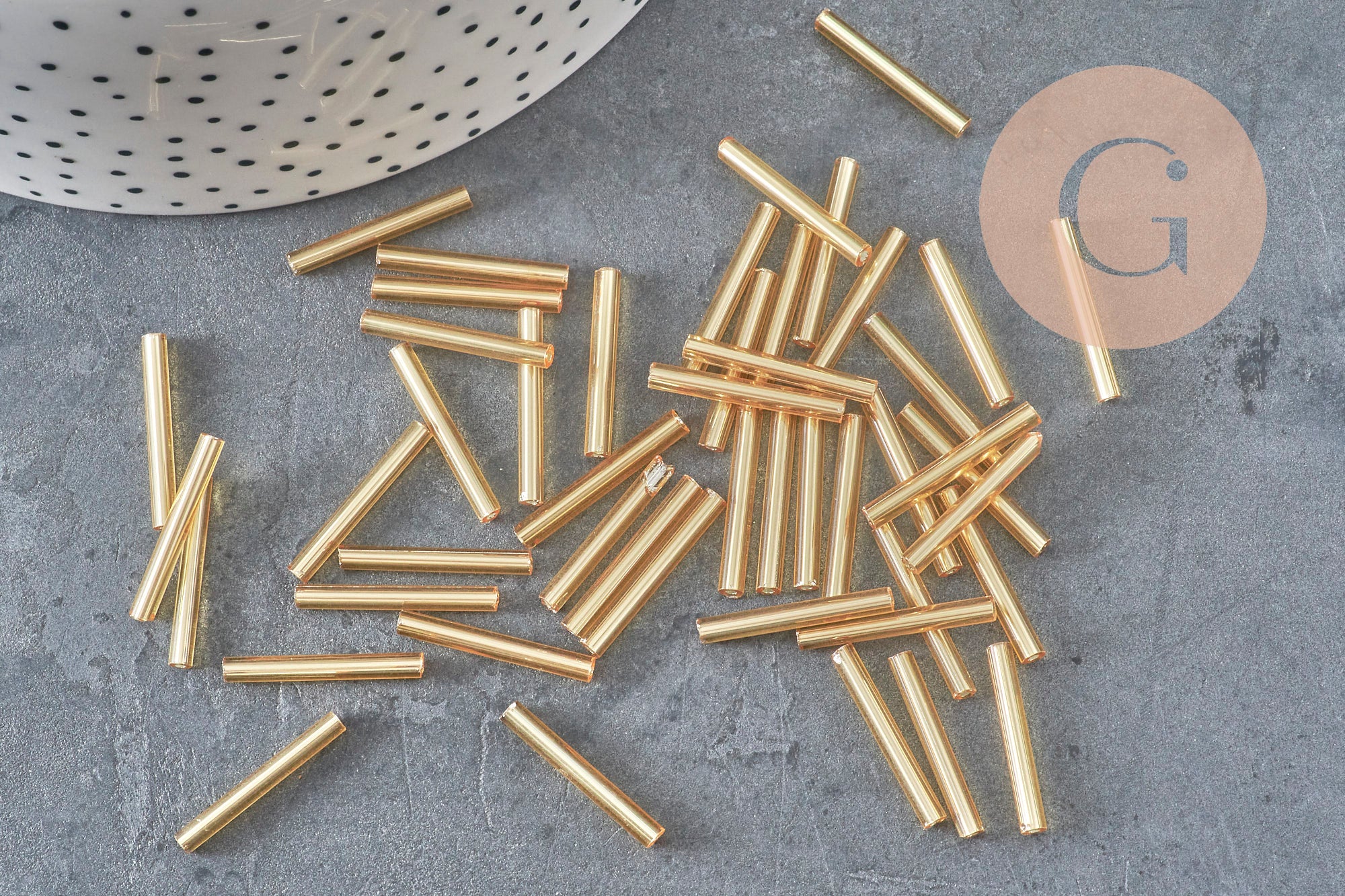 Gingerlily Perles rocaille tubes doré 20x2.5mm sachet 10g