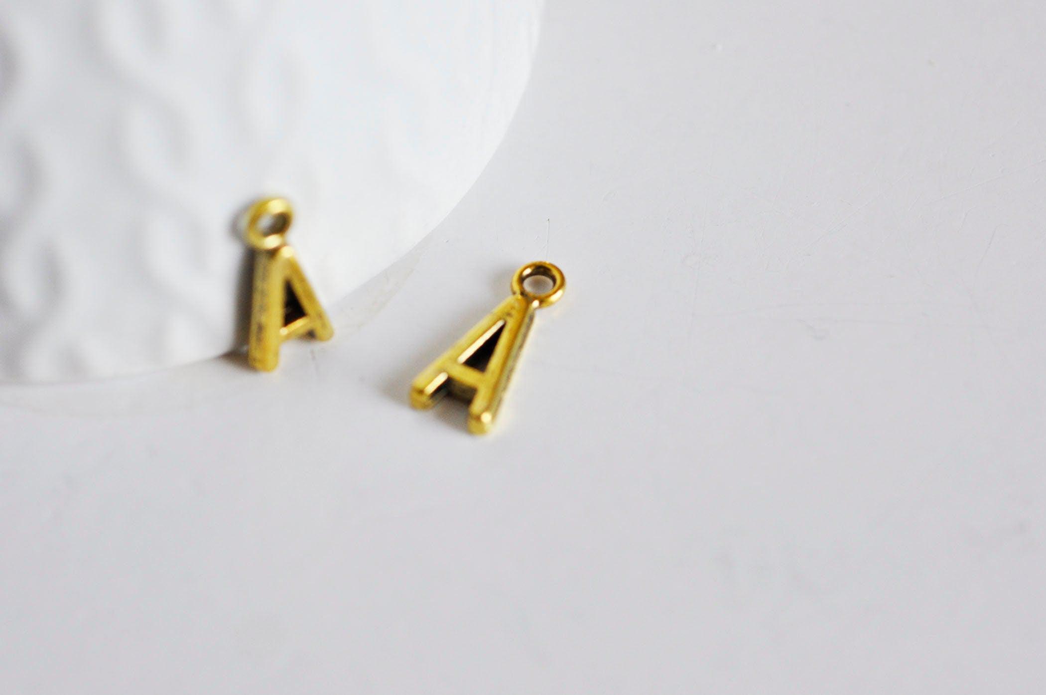 Gingerlily Pendentifs lettre A doré 16mm lot 10