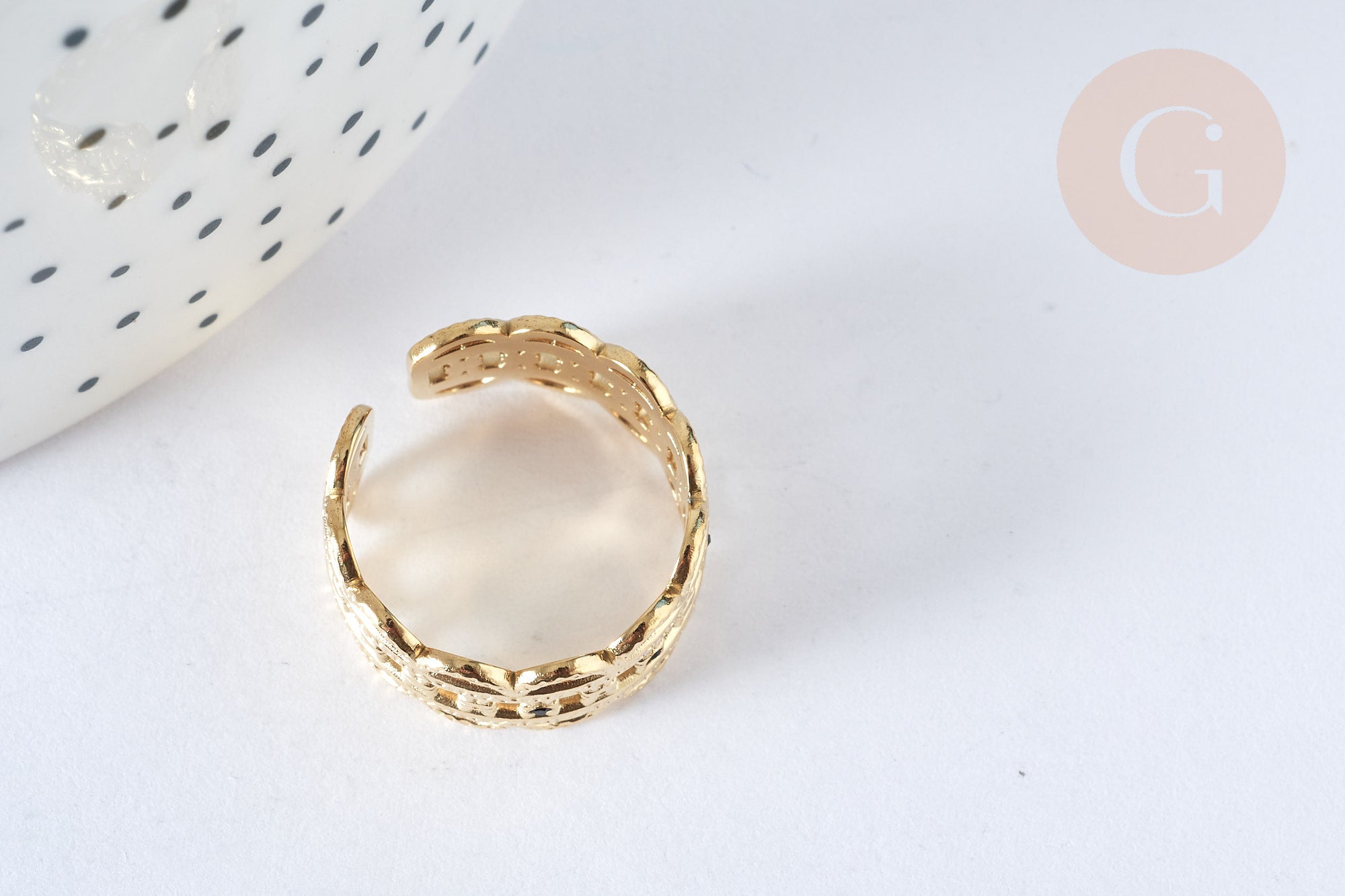 Gingerlily Perles G7040 bague chevron acier doré émail noir 54