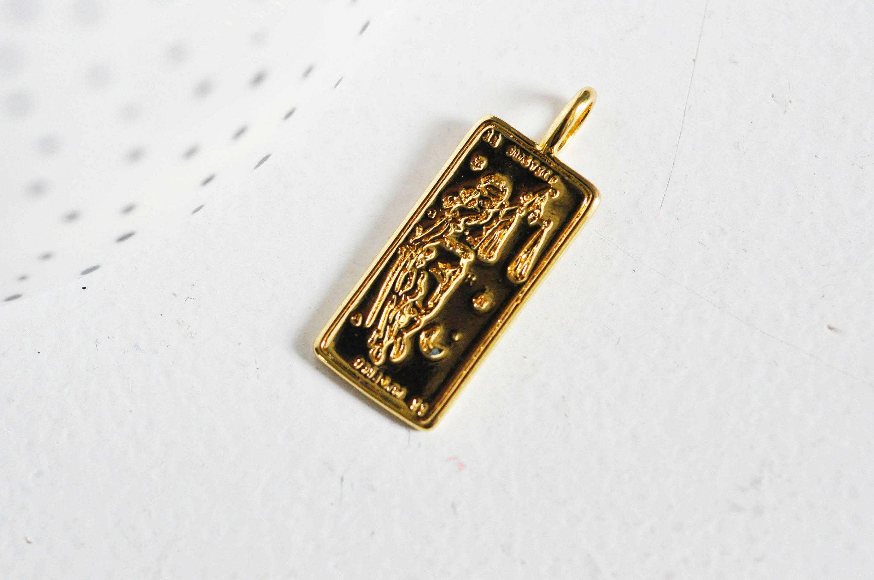 Gingerlily Pendentif médaille Justice G3561 laiton doré 29mm