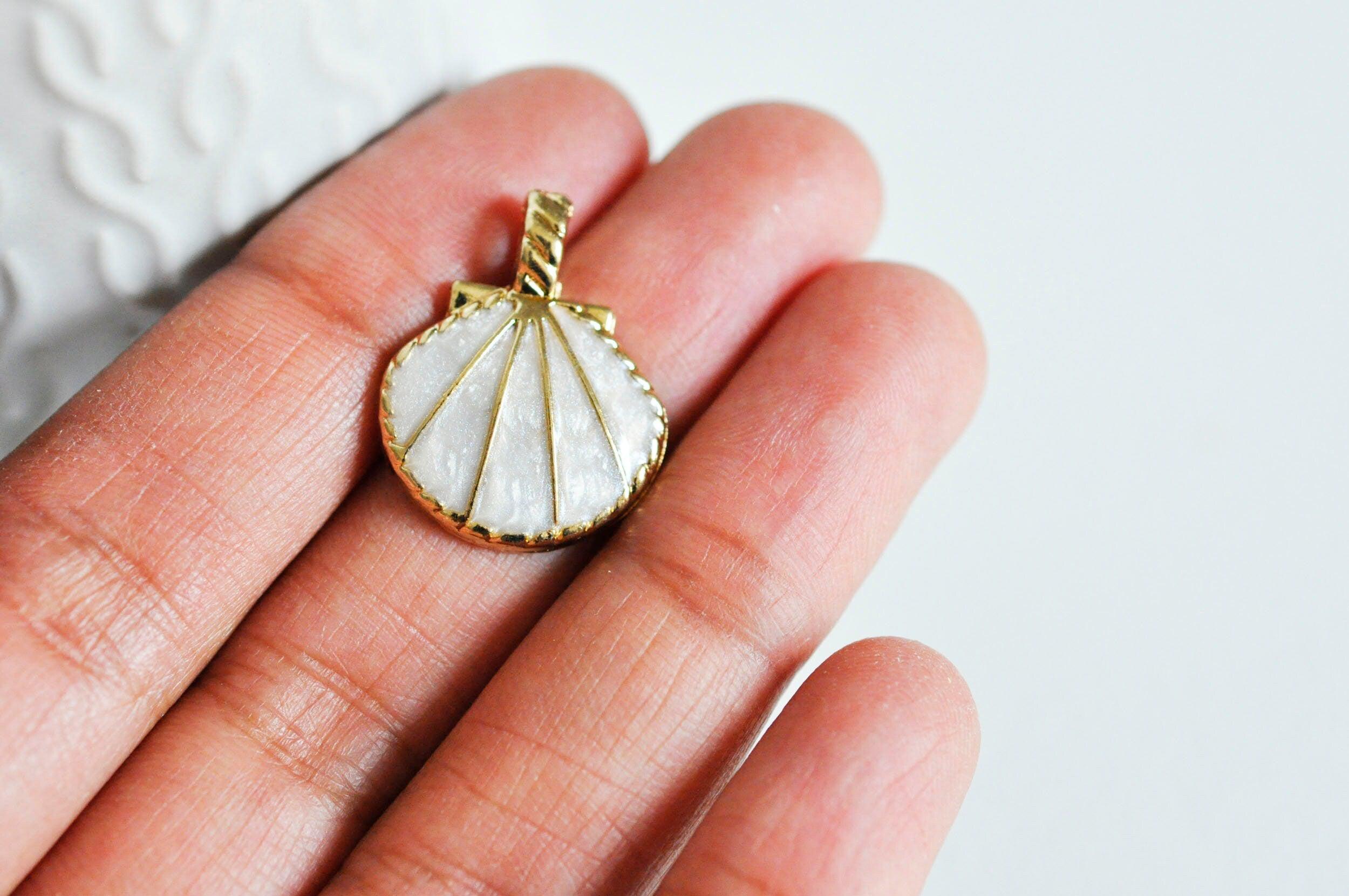 Gingerlily Pendentif coquillage doré blanc 24.5mm x2
