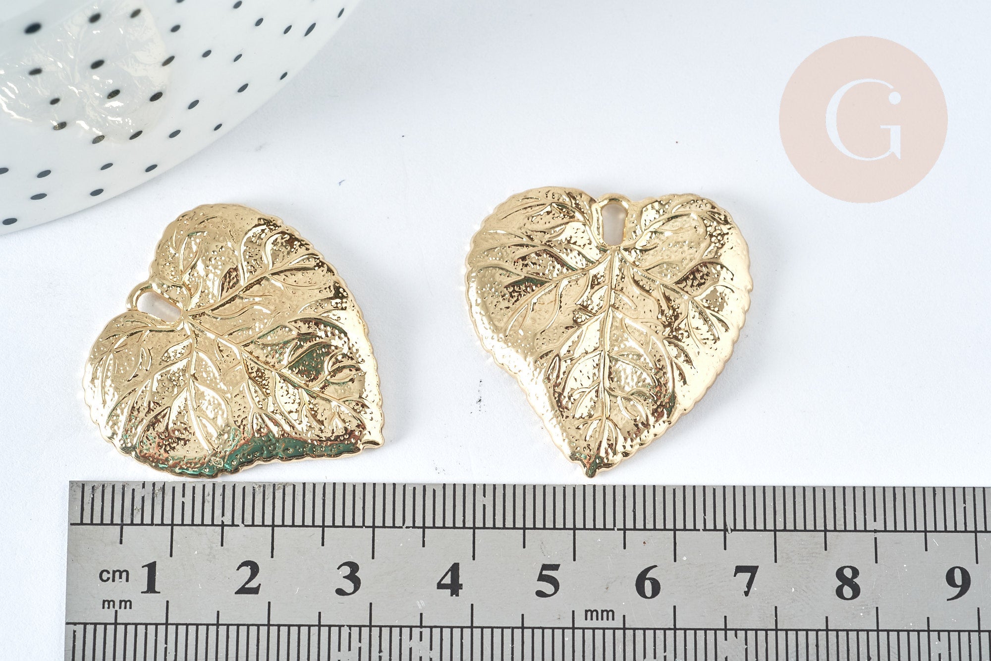 Gingerlily Pendentif feuille zamac doré clair 31mm x1