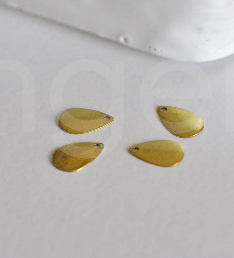 Gingerlily Breloque goutte laiton brut 13mm x10
