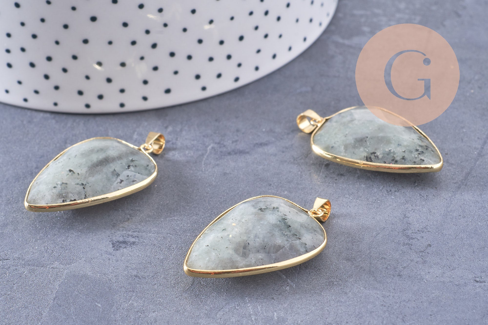 Gingerlily Pendentif ovale G2516 labradorite naturelle laiton doré 40mm
