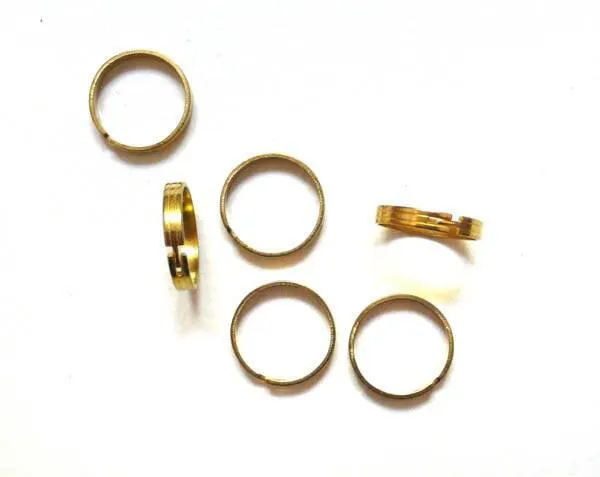 Gingerlily Apprêts support bague réglable laiton doré lot de 4