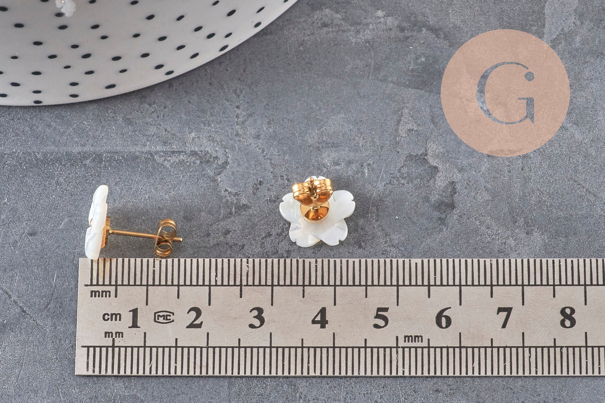 Gingerlily G11305 boucles puces fleur nacre acier doré PVD x1