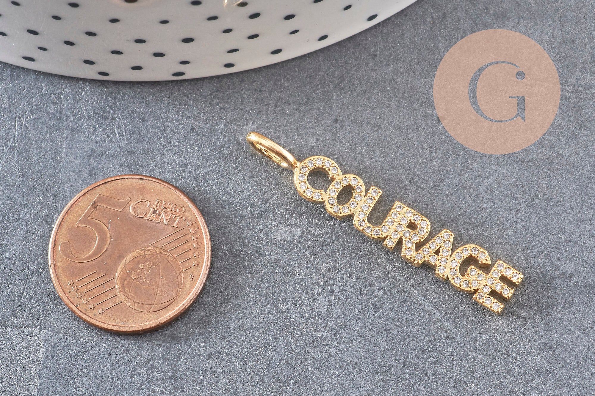 Gingerlily Perles Breloque COURAGE pendentif laiton doré 40mm x1