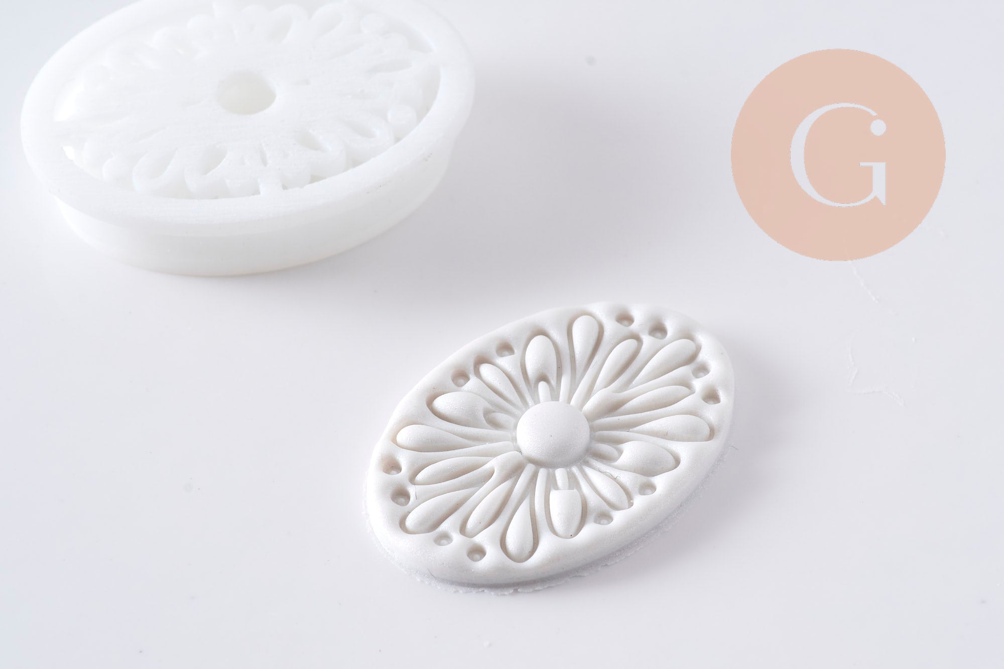 Gingerlily Emporte-pièce ovale fleur créole 40mm x1