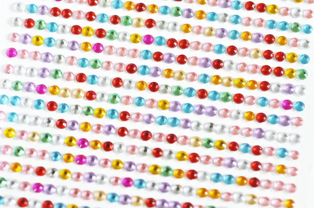 Gingerlily Loisirs strass adhésifs colorés 3x2mm feuille de 780