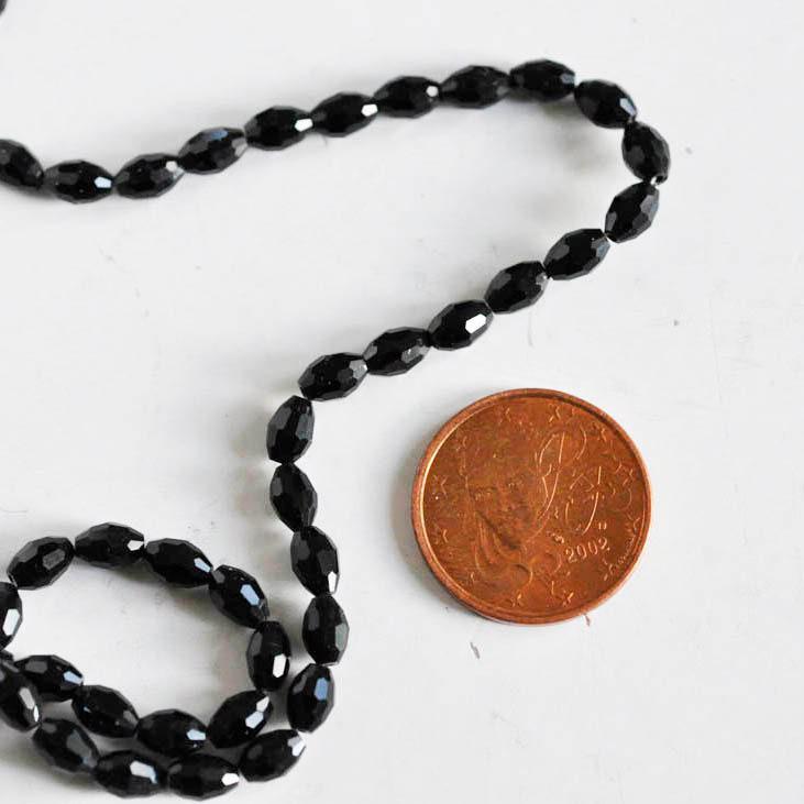 Gingerlily Perles verre noir grain de riz 6mm fil de 70
