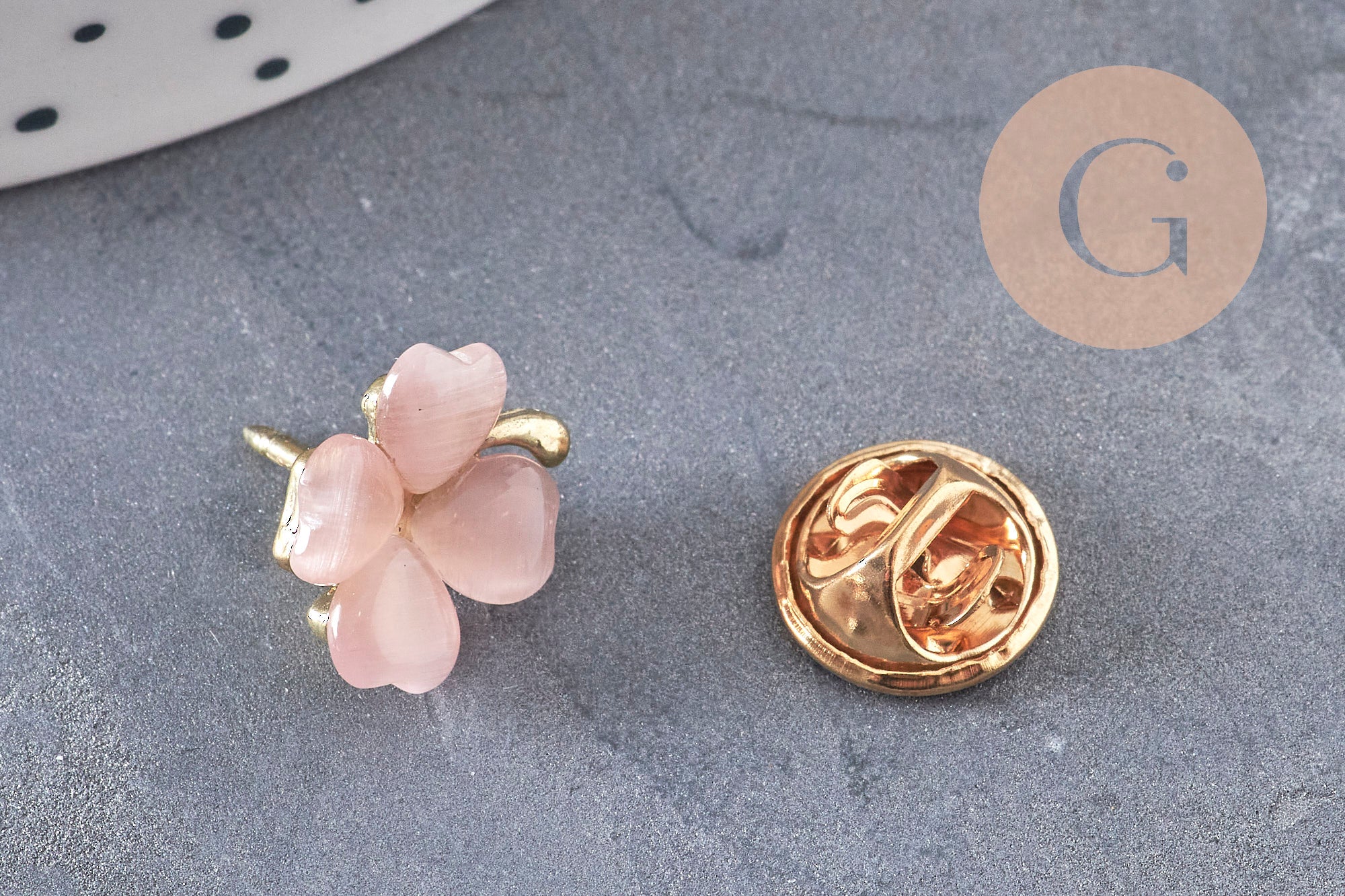 Gingerlily Broche G10991 trèfle doré verre rose x1