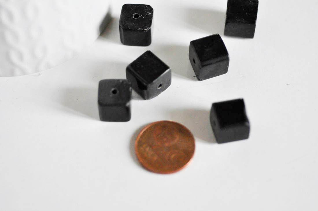 Gingerlily Perles carrées verre tchèque noir 11mm lot 5 G2196