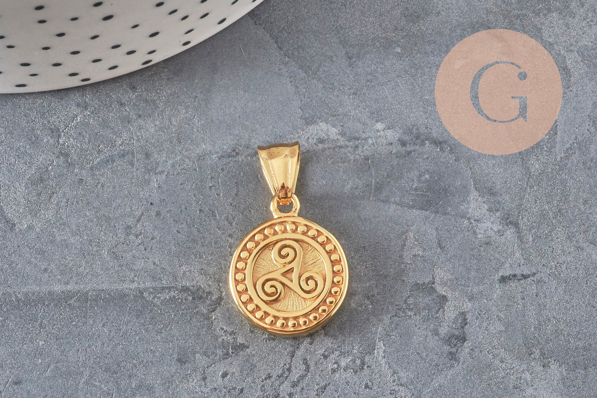Gingerlily Pendentifs pour bijoux DIY médaille triskel G11359 doré 22,5mm