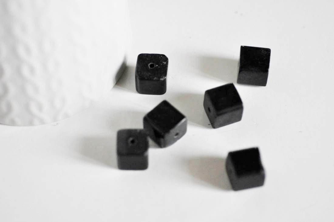 Gingerlily Perles carrées verre tchèque noir 11mm lot 5 G2196