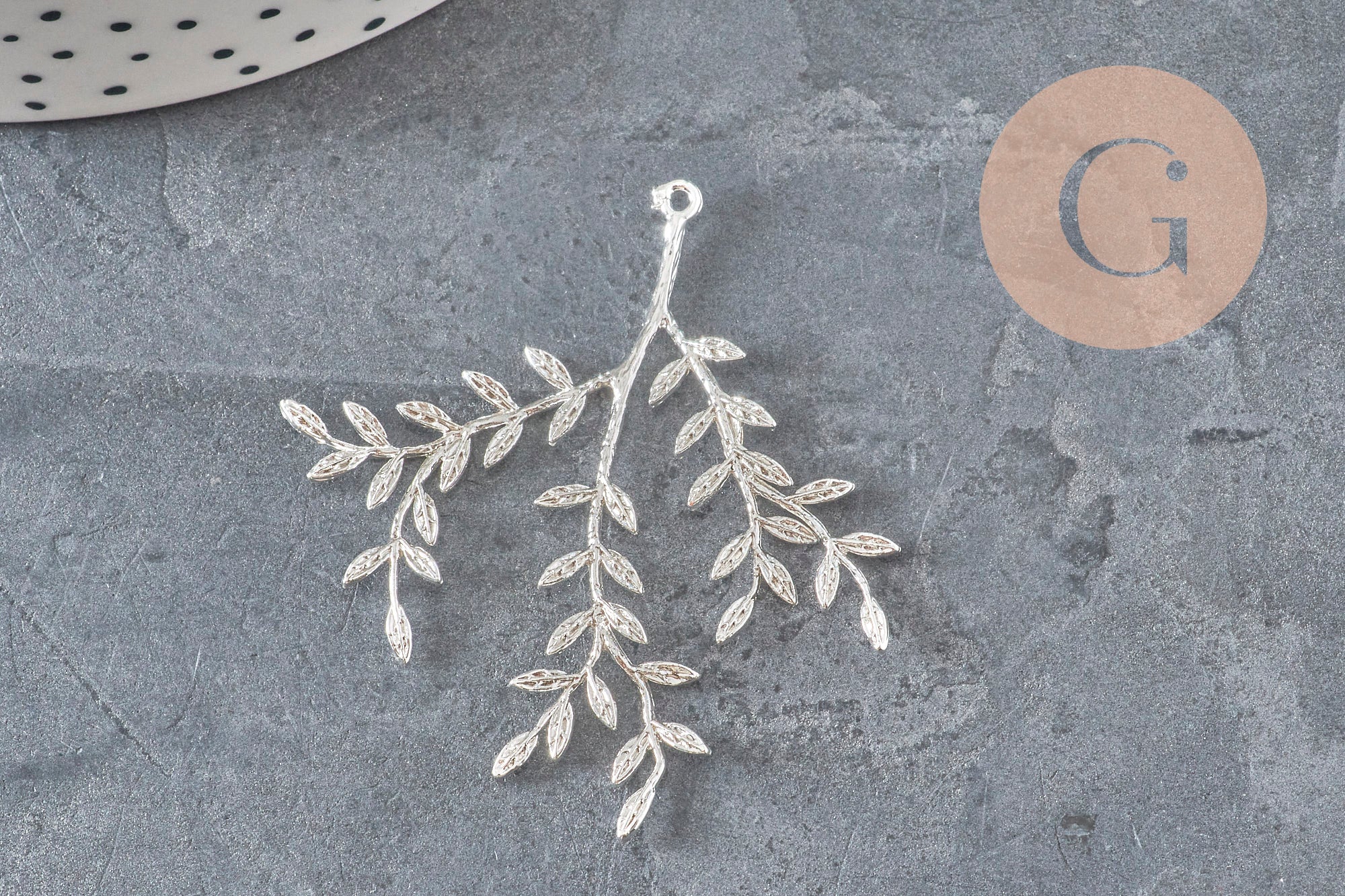 Gingerlily Pendentif G11339 branche feuille laiton argenté 49mm