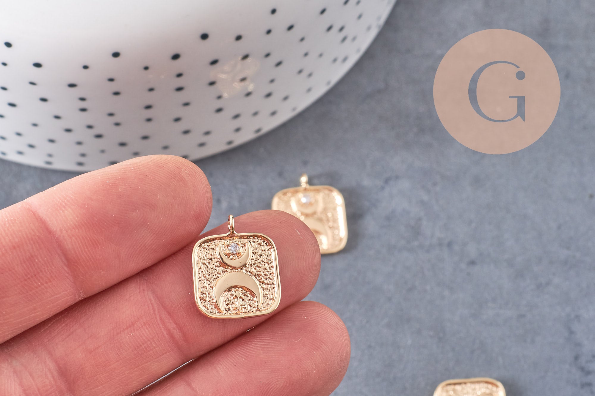 Gingerlily G10559 pendentif carré lune laiton doré 19mm x1