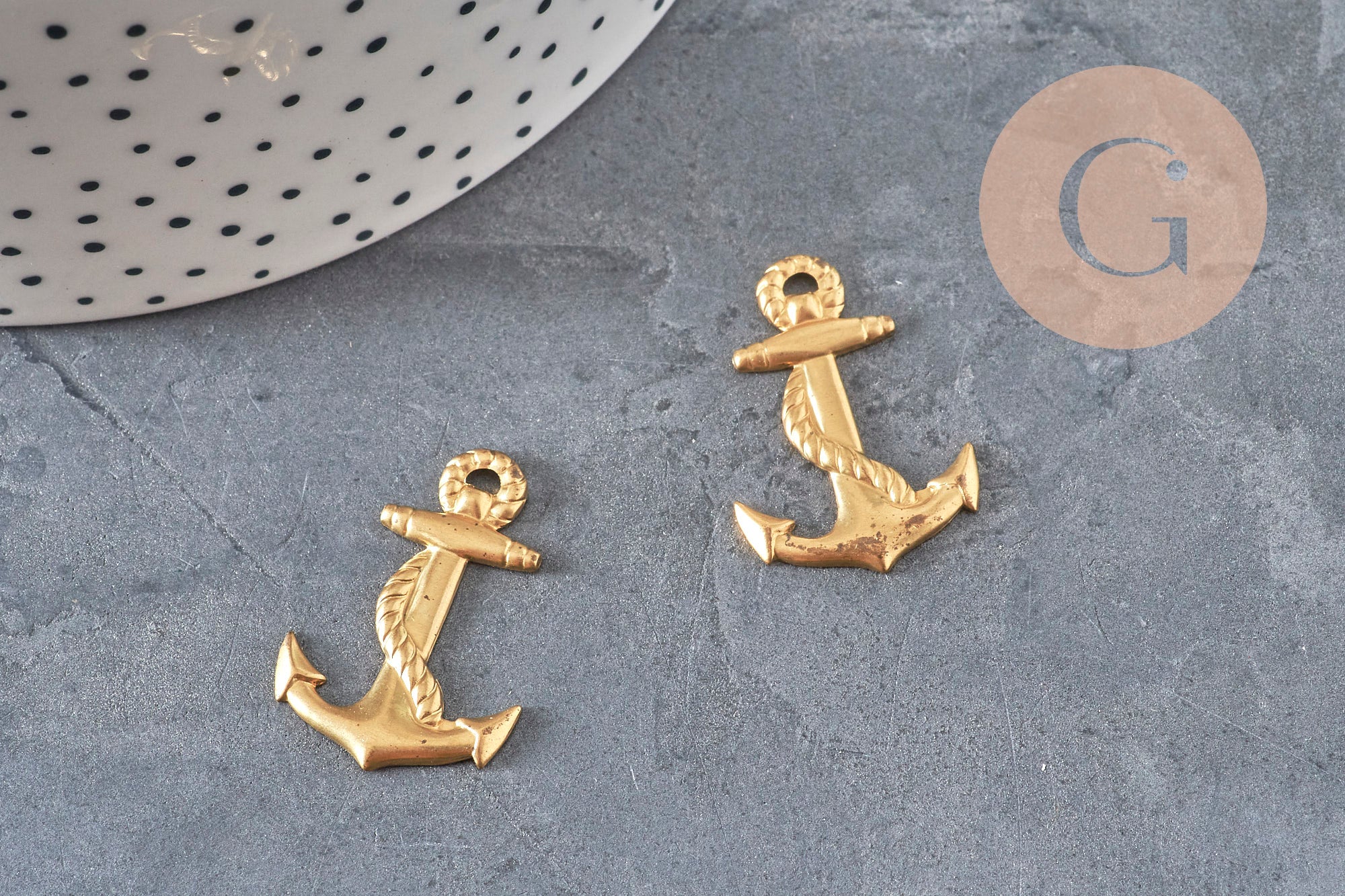 Gingerlily Pendentif ancre laiton brut 28mm breloque marine x1