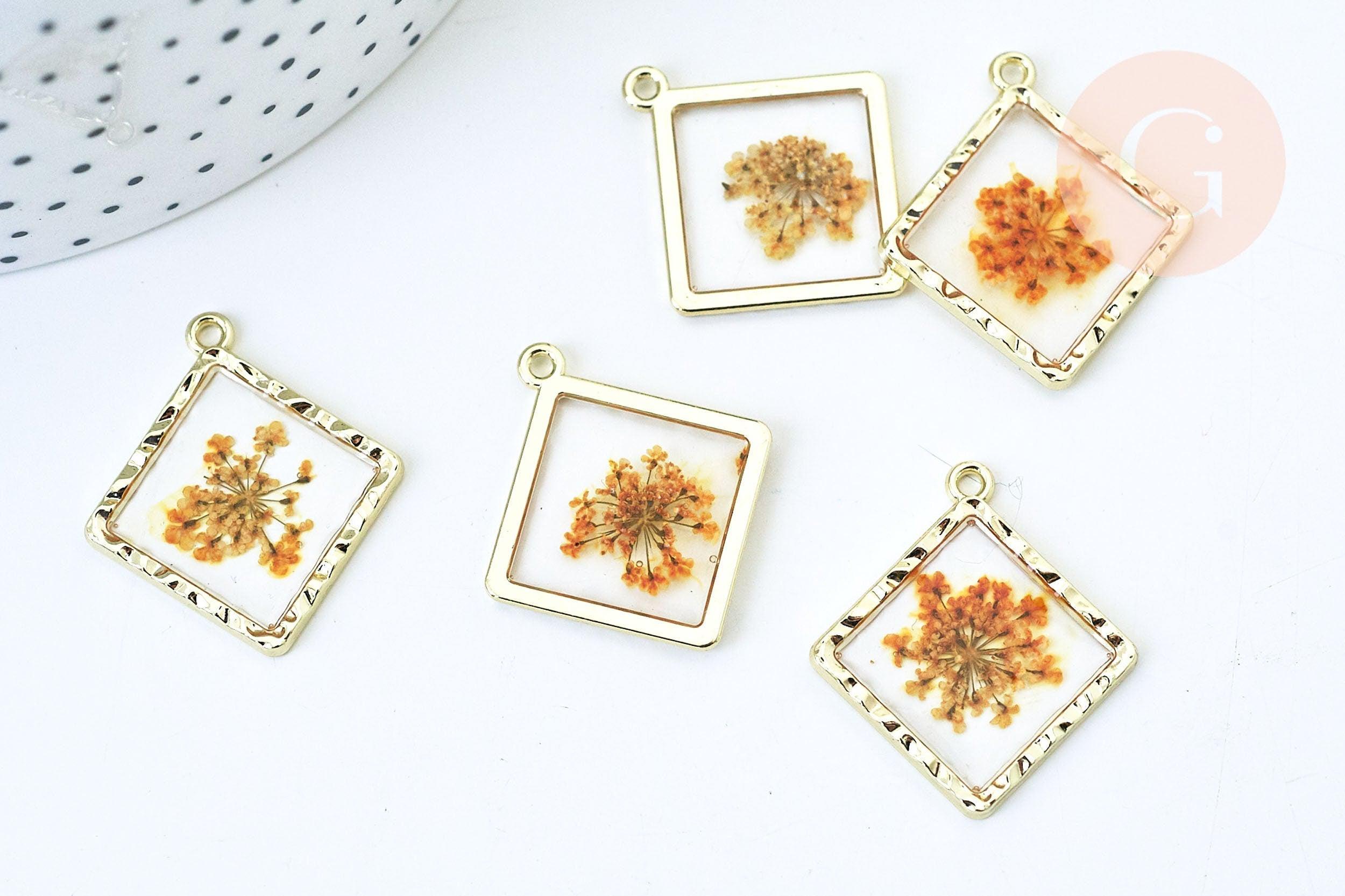 Gingerlily Pendentifs losange résine pâquerette 30mm doré