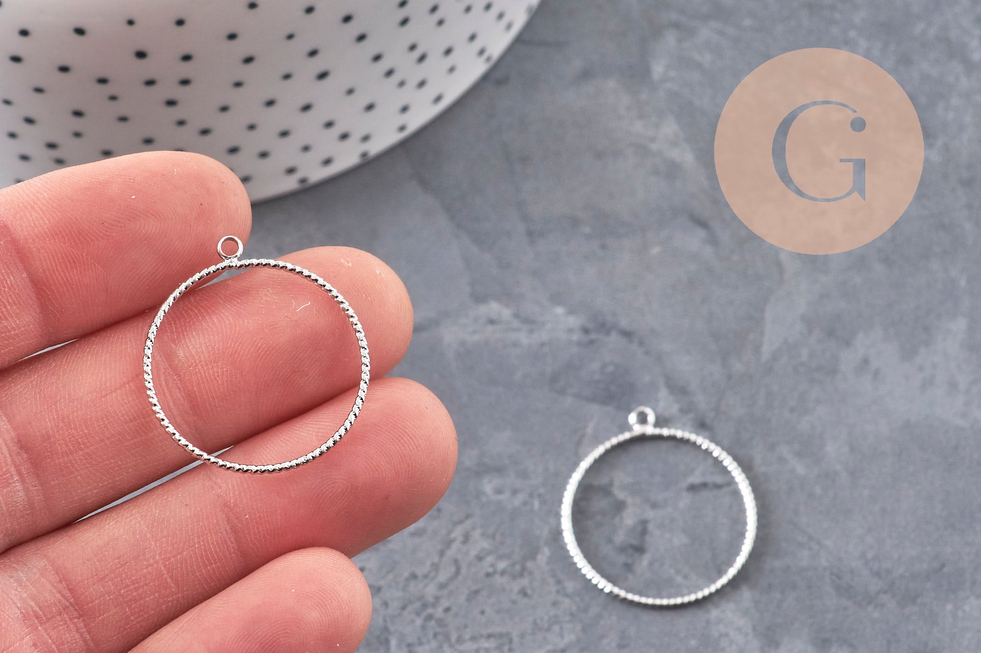 Gingerlily Pendentifs G11135 pendentif rond résine laiton platine 27mm