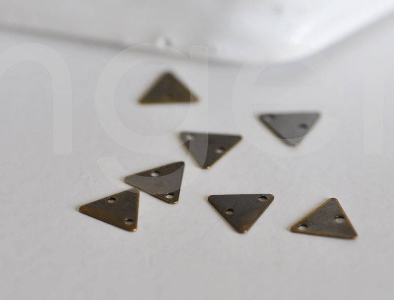 Gingerlily Cabochon Triangle cuivre 9 mm 2 trous x10