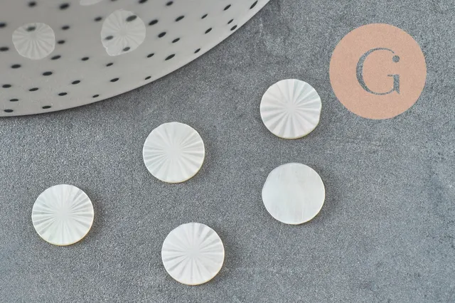 Gingerlily G9628 cabochon rond nacre blanche gravé 10mm