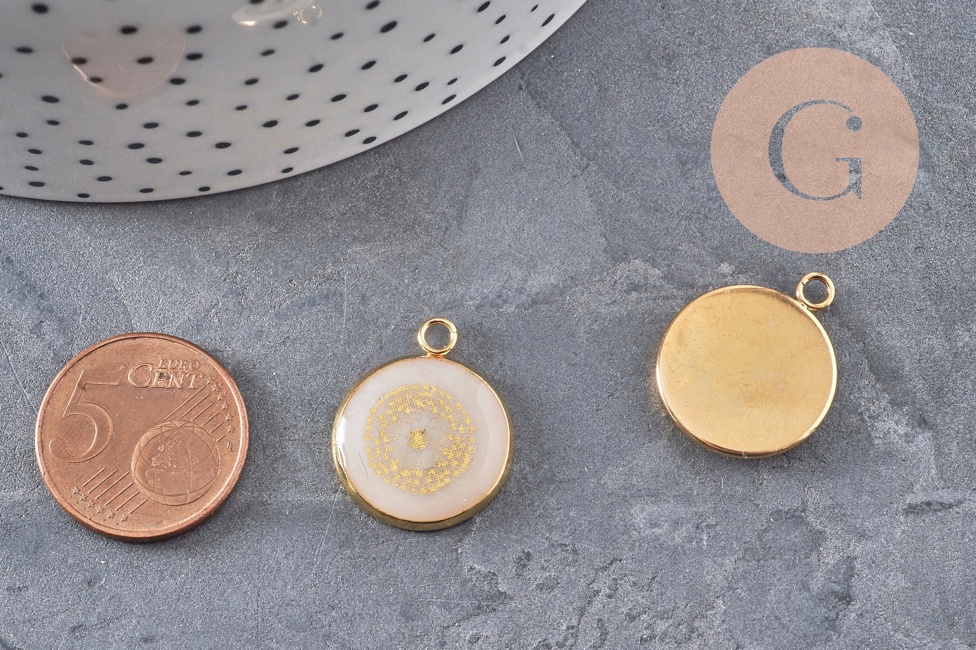 Gingerlily pendentif pissenlit rond acier doré 16 mm blanc