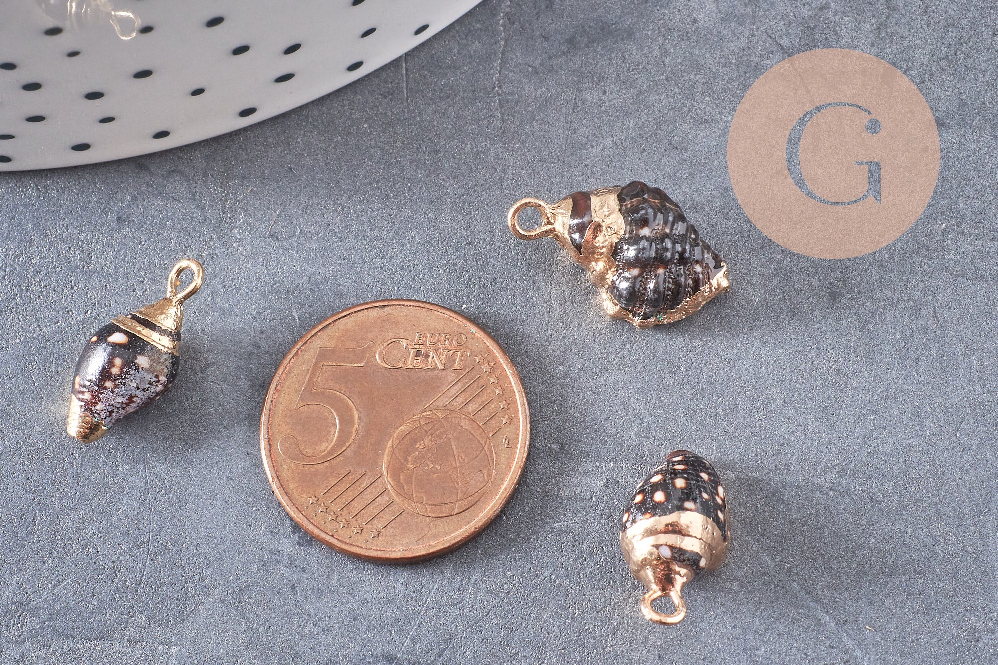 Gingerlily G2675 Pendentifs coquillage noir spirale doré x2