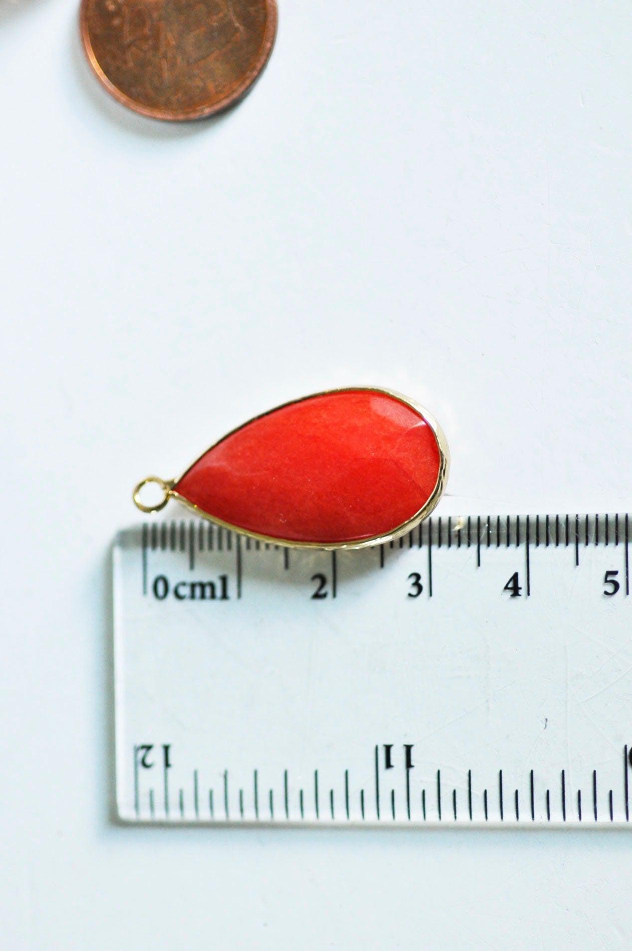 Gingerlily Pendentif goutte G0794 jade rouge doré 33mm