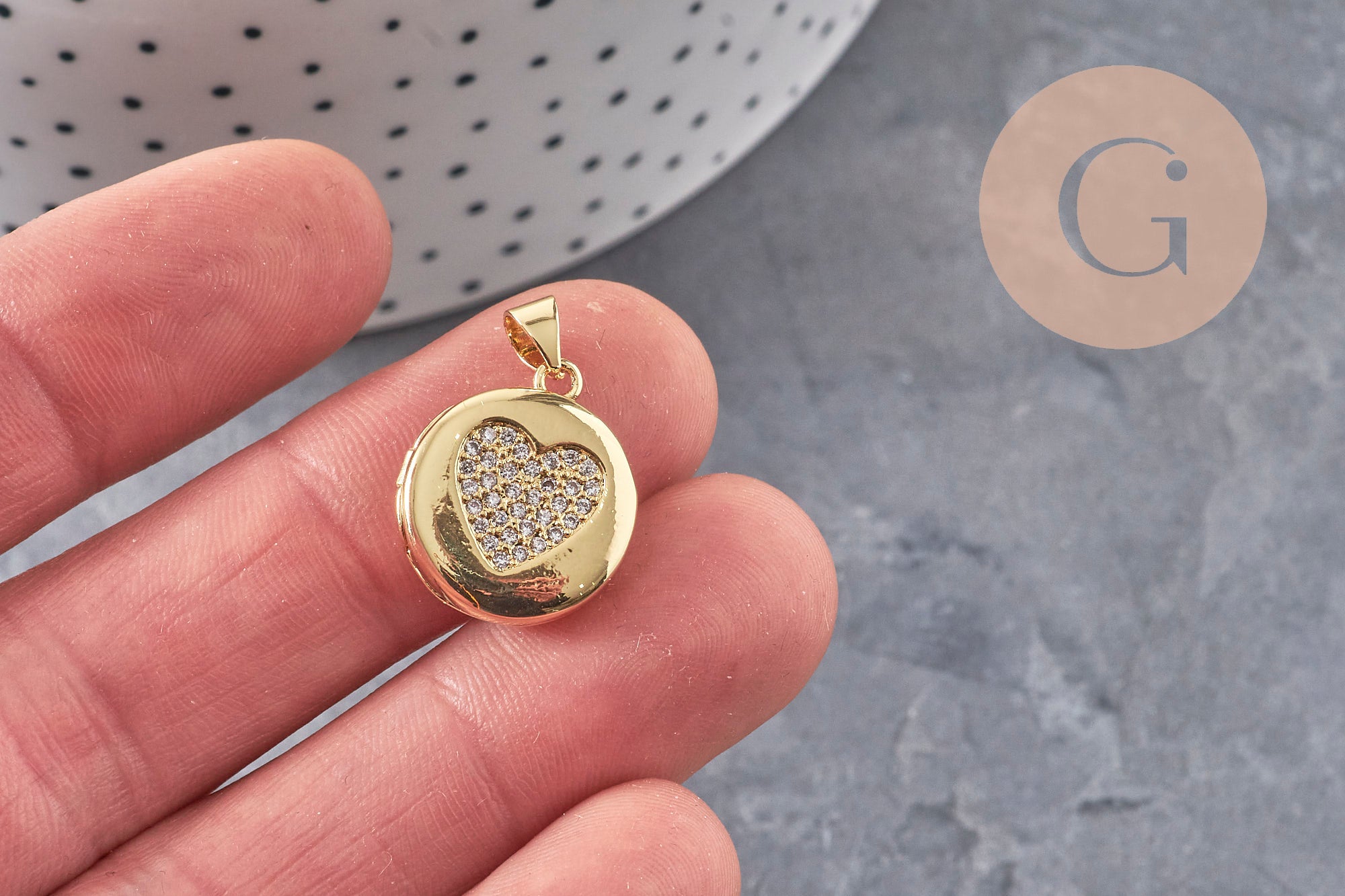 Gingerlily Pendentifs G11137 locket rond doré coeur zircons 23mm x1