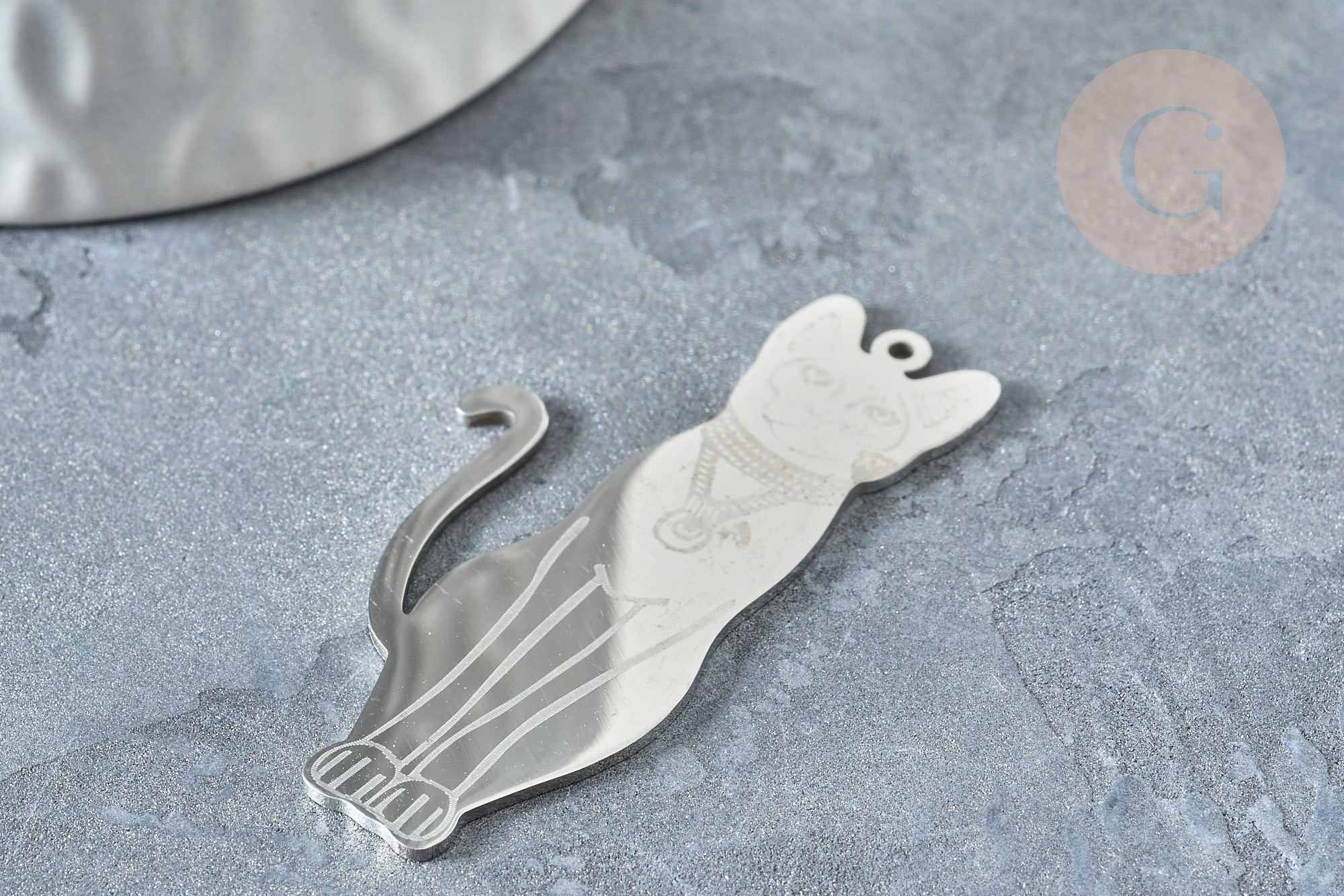 Gingerlily Pendentifs G7618 pendentif chat égyptien acier 48mm