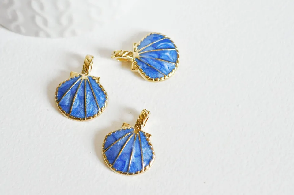 Gingerlily Perles pendentif coquillage bleu doré 24.5mm x2