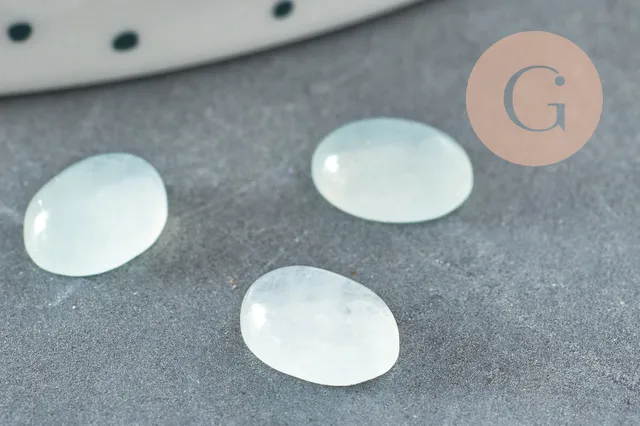 Gingerlily Cabochon ovale jade blanc naturel 8x6mm x1