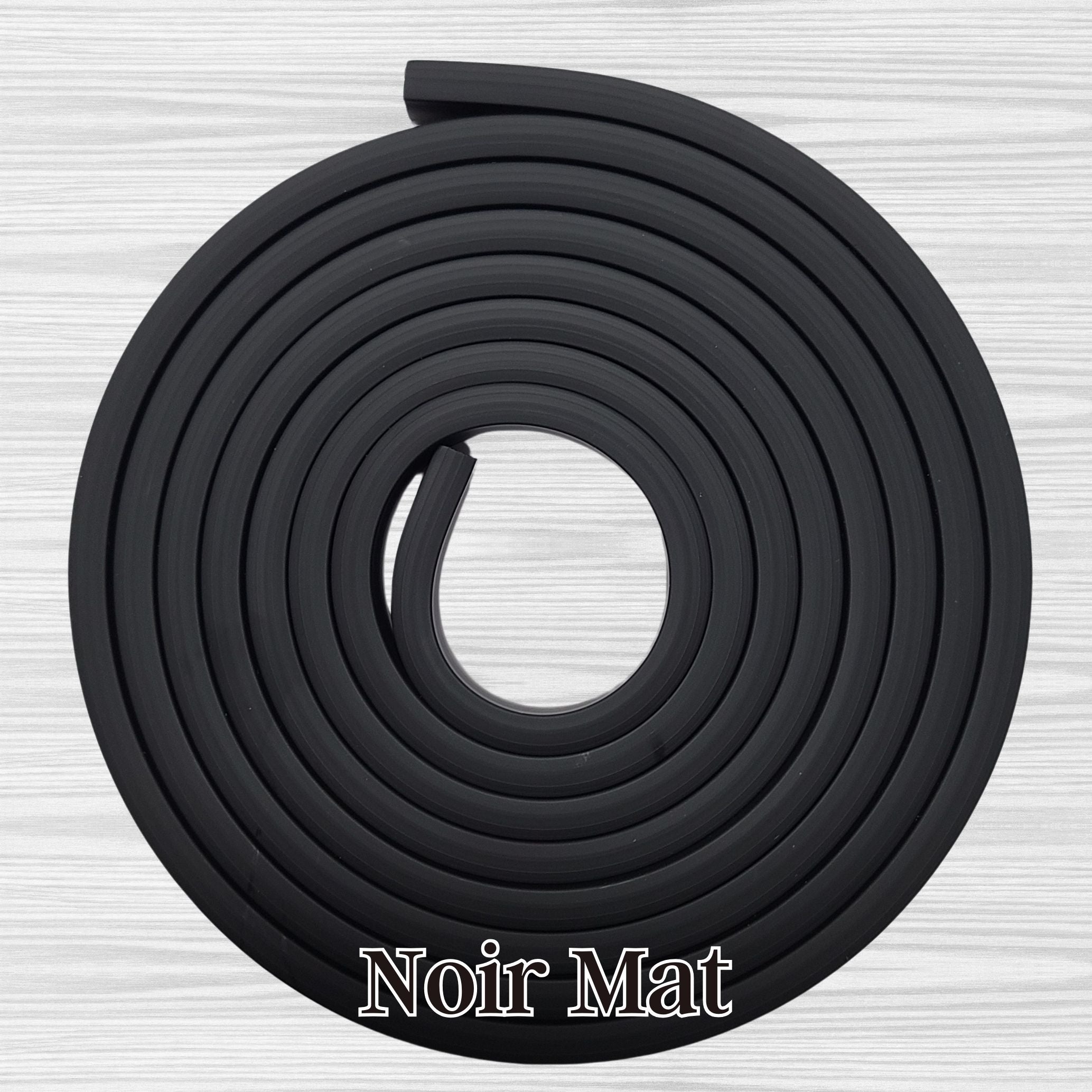 ARTSHOP Gummy 31 tube silicone creux noir mat 10 cm