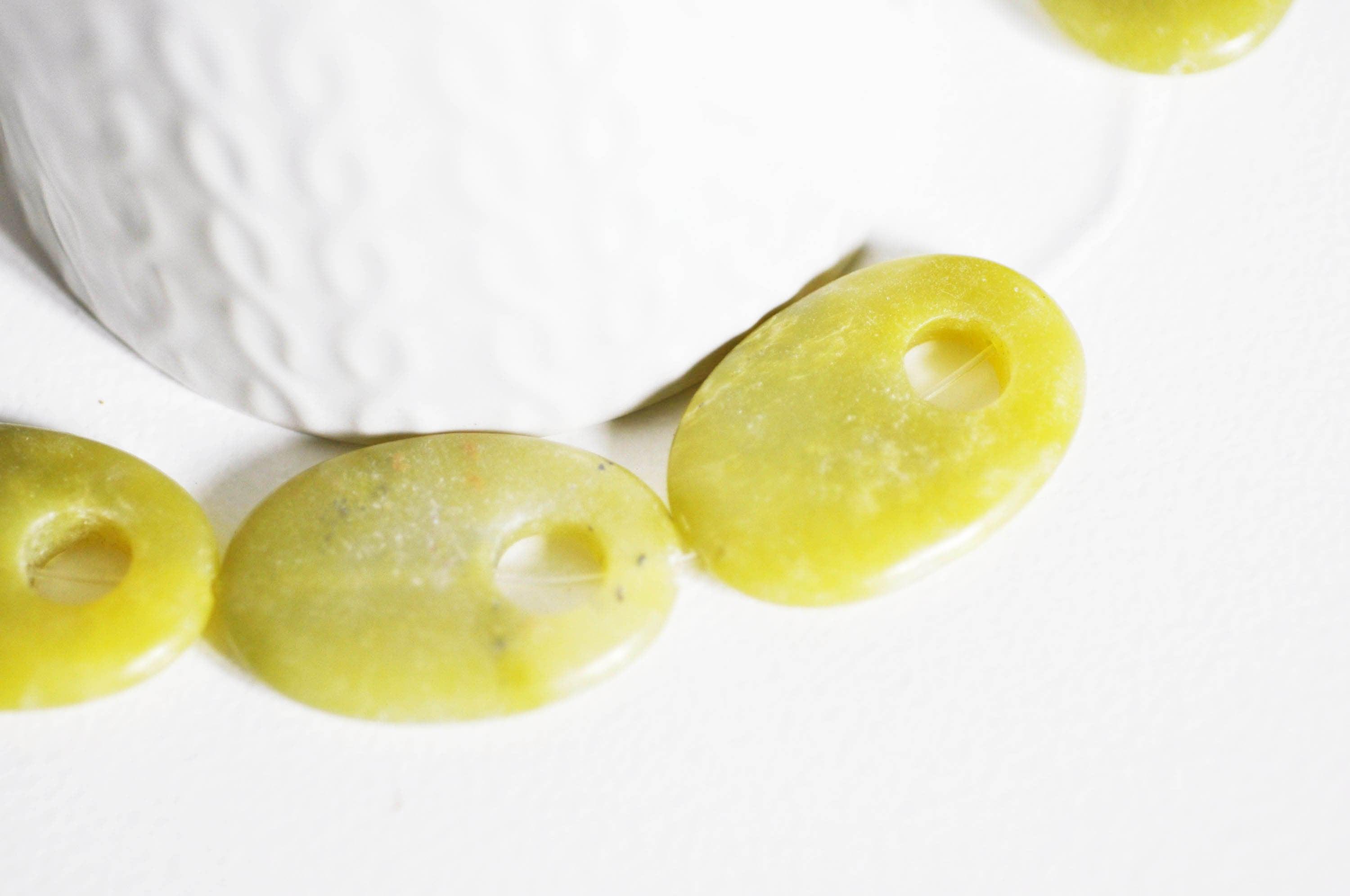 Gingerlily Perle ovale jade jaune 32 mm pierre naturelle x1