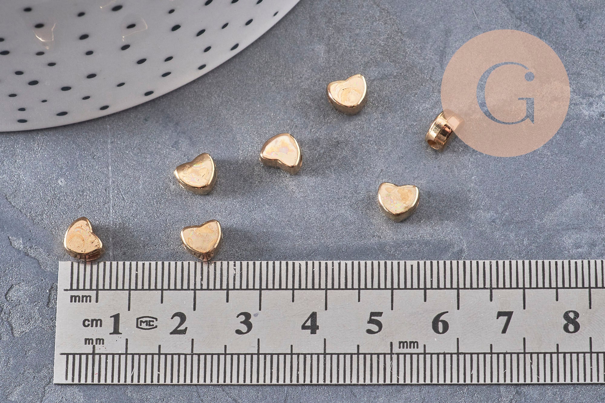 Gingerlily Perles coeur plastique doré 5,5mm 10g