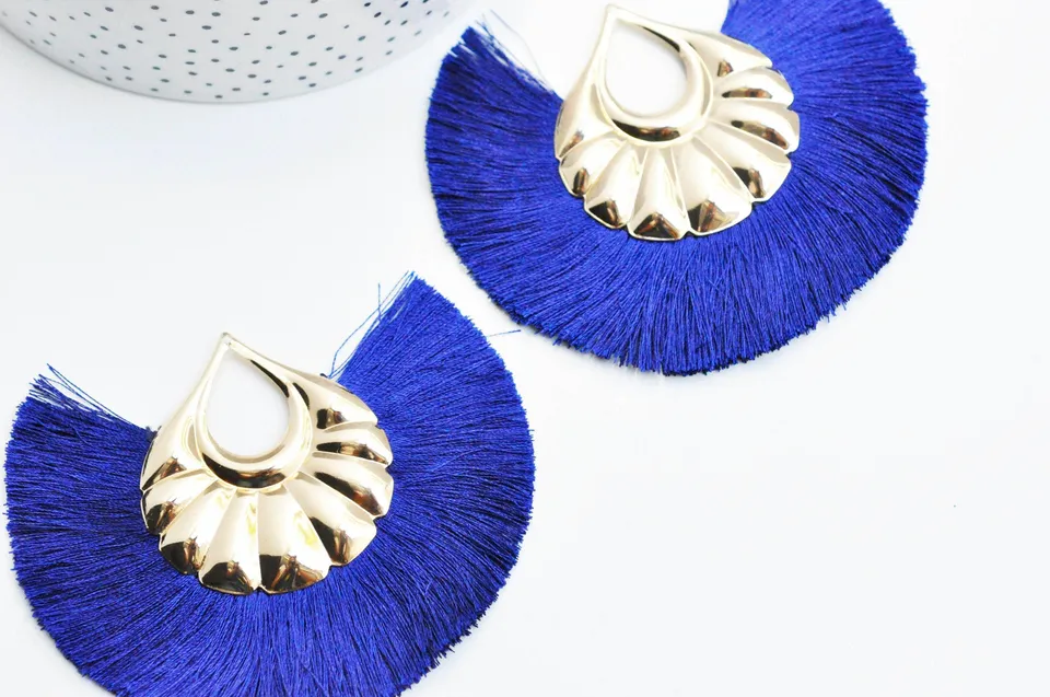 Gingerlily Pendentif pompon fil bleu doré 85mm lot 2