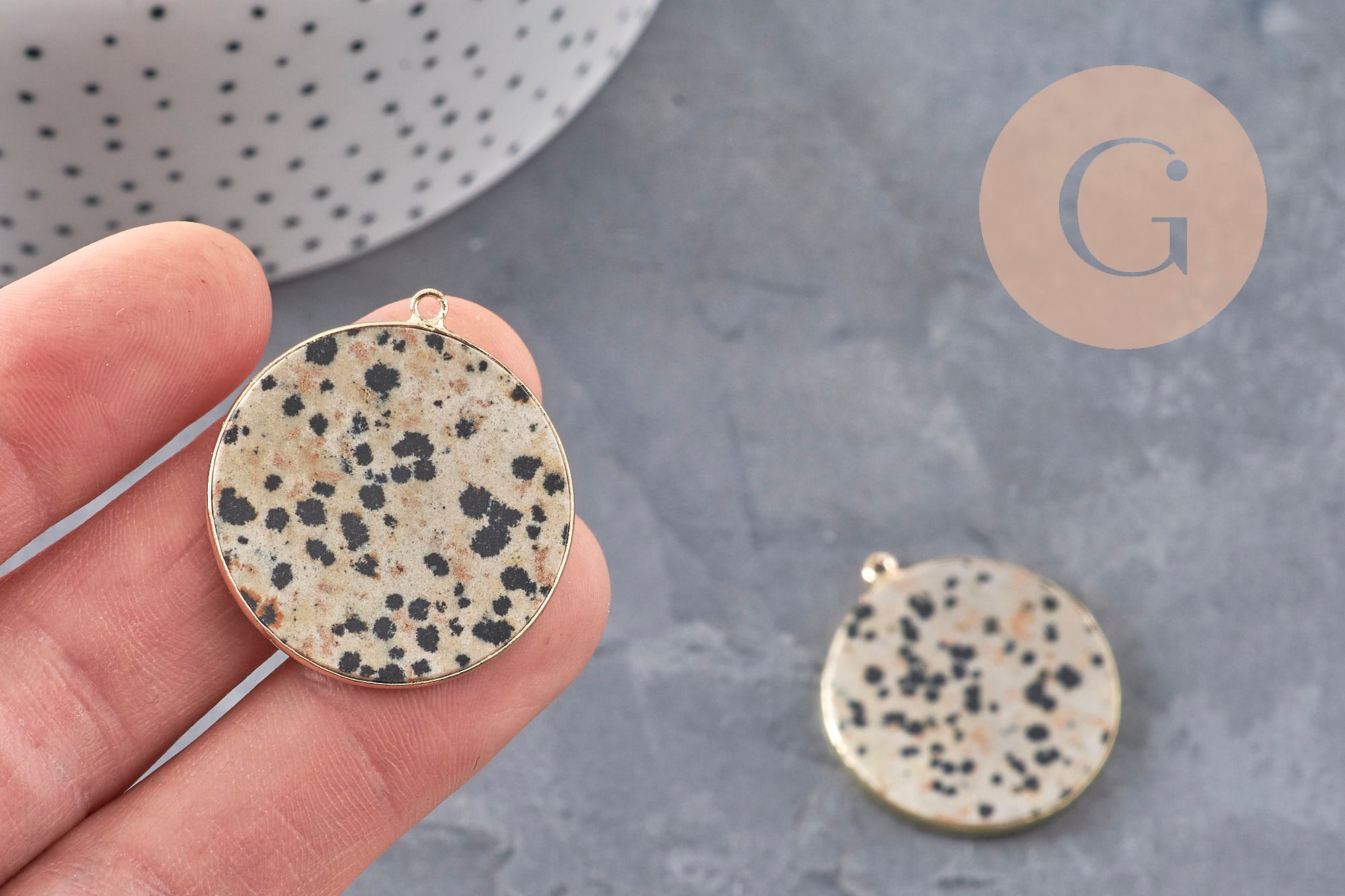 Gingerlily Pendentif jaspe dalmatien rond doré 32mm x1