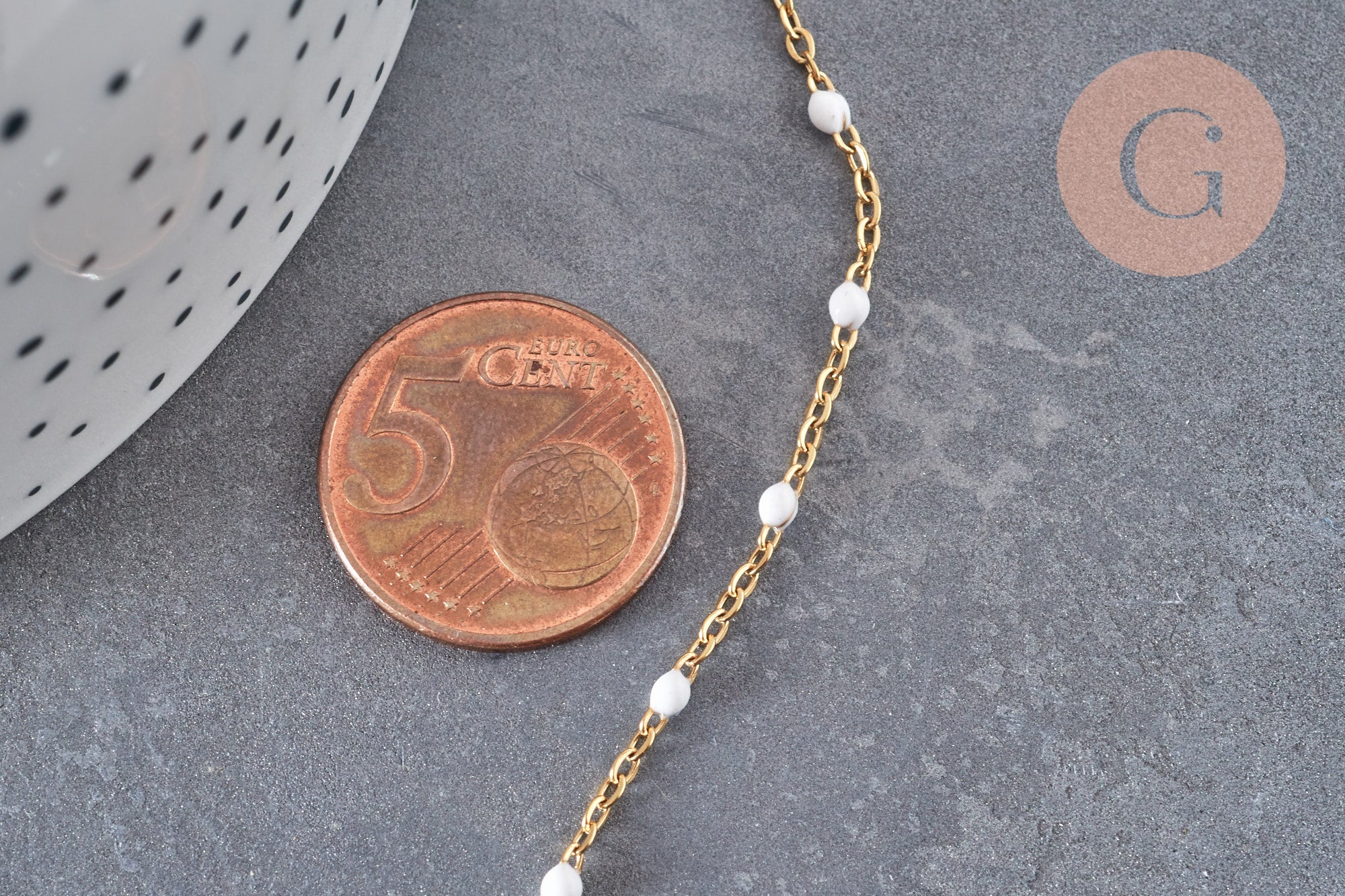 Gingerlily Chaîne acier doré résine blanche 2mm 1 mètre